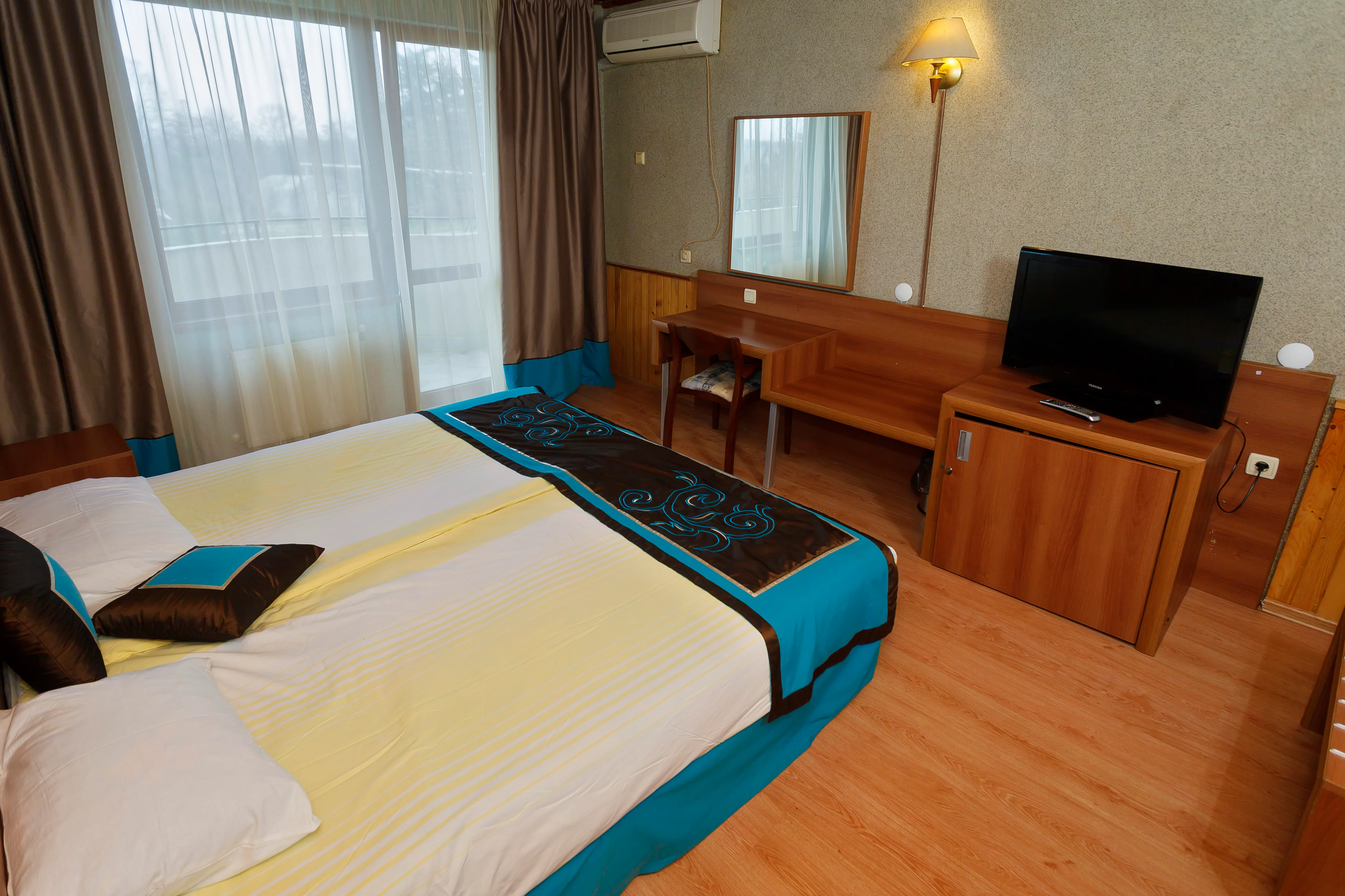Комитово Ханче — Снимки от хотела, стаите и ресторанта 27